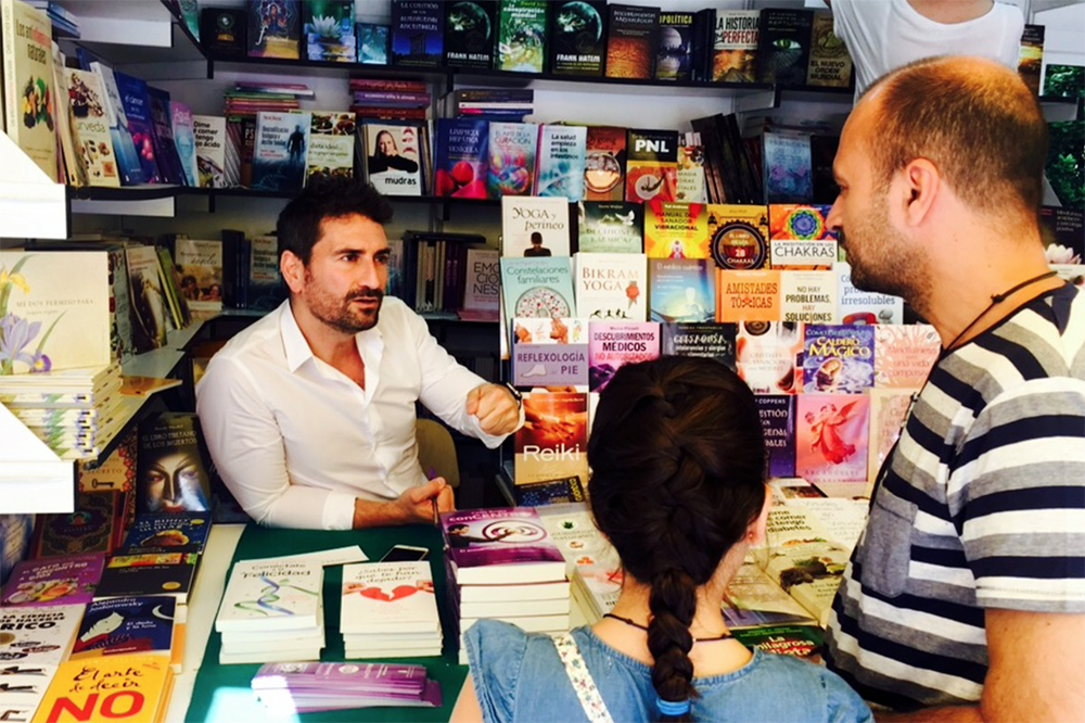 carlos burgos en la 74ª feria del libro de madrid
